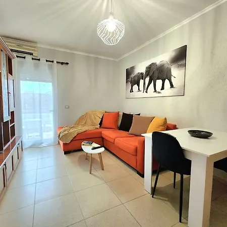 One Bd Flat Near Center With 24h Self Check In דירה טיראנה