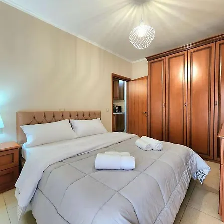 One Bd Flat Near Center With 24h Self Check In